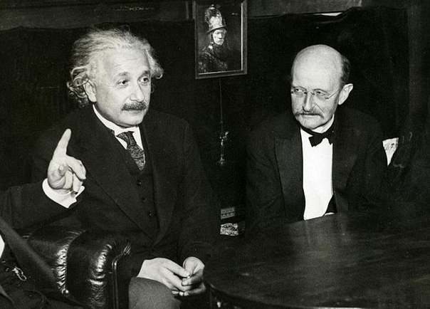 Einstein_Planck_in_1931 jpg